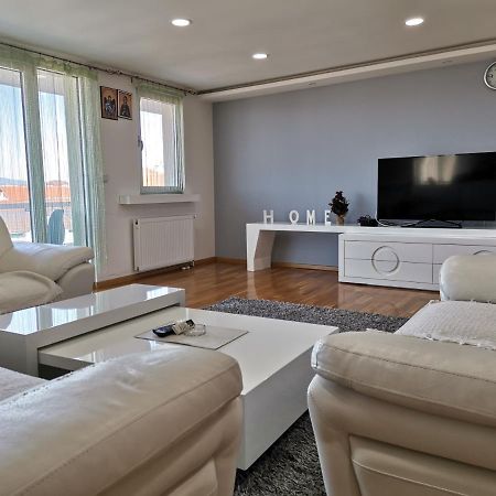 Atina Lux Hostel Leskovac  Dış mekan fotoğraf