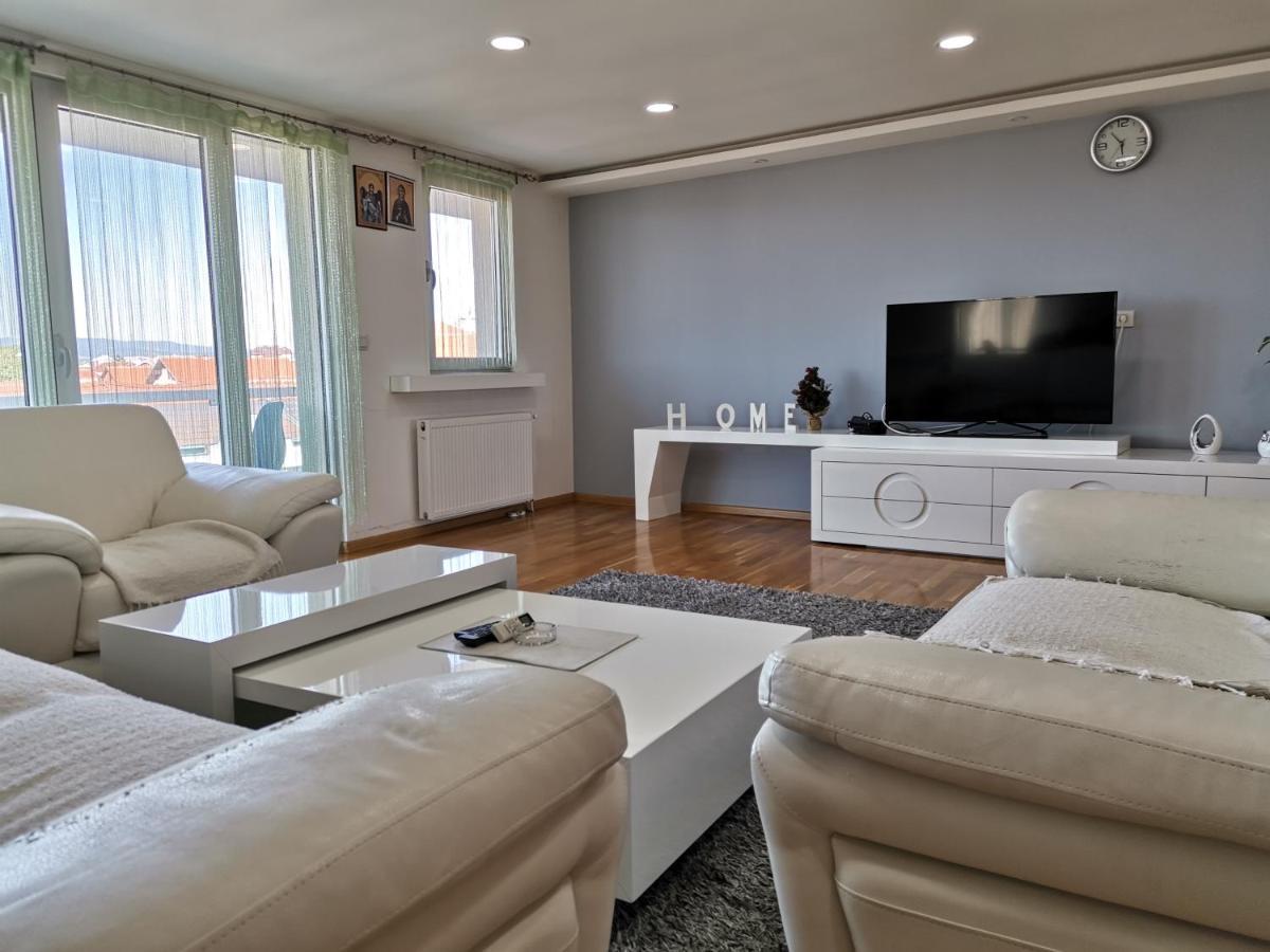 Atina Lux Hostel Leskovac  Dış mekan fotoğraf