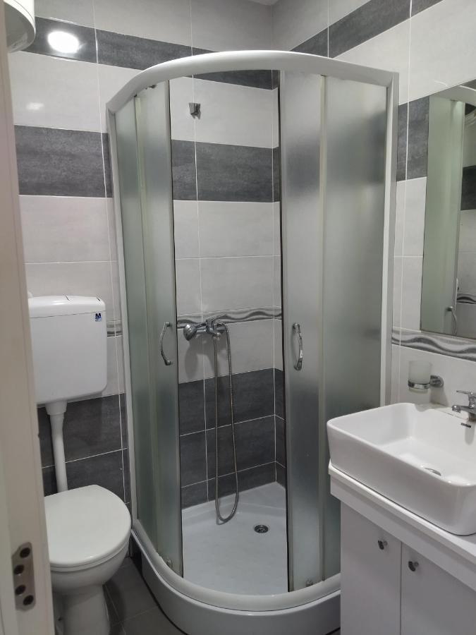 Atina Lux Hostel Leskovac  Dış mekan fotoğraf
