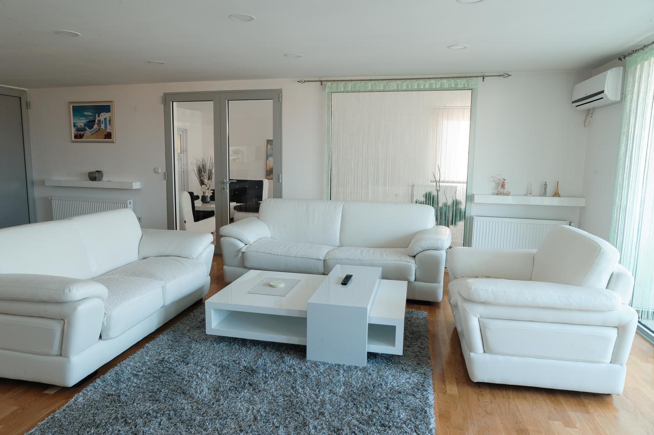 Atina Lux Hostel Leskovac  Dış mekan fotoğraf