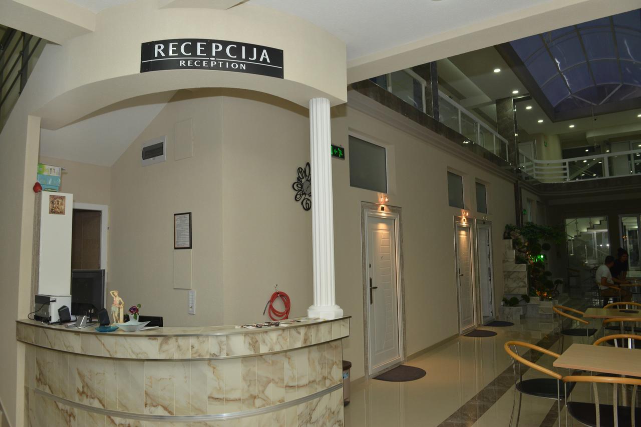 Atina Lux Hostel Leskovac  Dış mekan fotoğraf