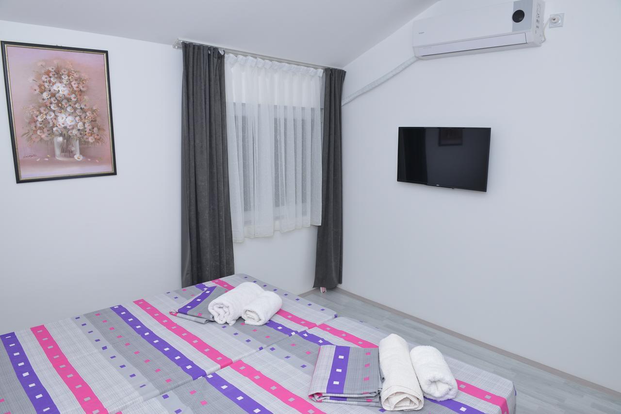 Atina Lux Hostel Leskovac  Dış mekan fotoğraf